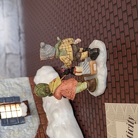 2003 Hawthorne Village "Made With Love Bakery" Christmas Series - Picture 4 of 13